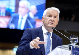 Глава Совета Европы пригрозил России санкциями за отказ от верховенства ЕСПЧ