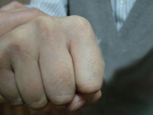 Заключенный из Хакасии напал на судью во время заседания 