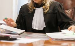 Квалифколлегии судей уточнили на примерах, что ждет служителя Фемиды за грубость и некорректные высказывания в адрес адвоката, а также волокиту
