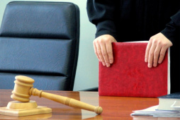 Тамбовский судья назначал, но не проводил заседания