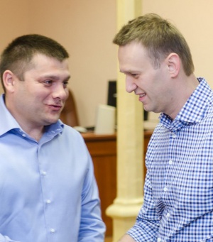 Суд заменил Офицерову и Навальному реальный срок условным