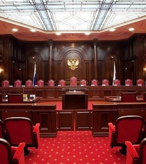 В Конституционный суд пожаловались на запрет суда присяжных для женщин