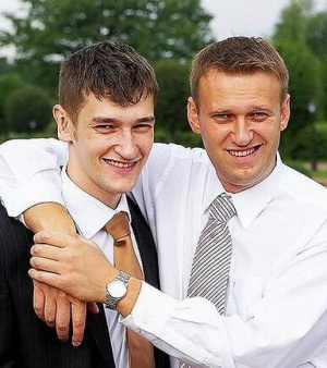 Дело братьев Навальных вернули в прокуратуру