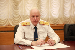 ﻿Глава Следственного комитета Александр Бастрыкин возбудил уголовные дела против двух судей в отставке
