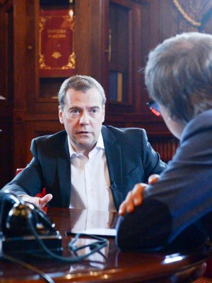 Медведев: не слежу за делом Навального