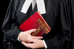 Верховный суд подтвердил возможность лишения судьи мантии за ошибку в подведомственности
