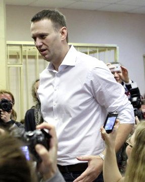 Суд над Навальным перенесен на неделю