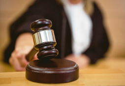Судью подозревают в получении взяток за «нужные» решения