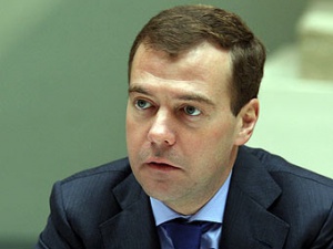 Медведев предлагает создание экзаменационных комиссий для судей