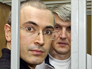 Ходорковского и Лебедева могут освободить следующей осенью