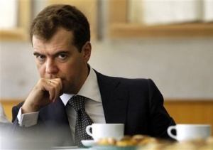 Медведев против строгого наказания для Pussy Riot