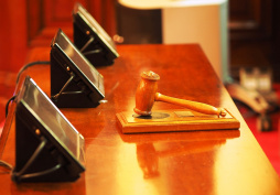 Двух краснодарских судей строго наказали за многочисленные нарушения