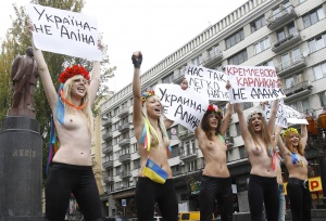 Активистки FEMEN избежали суда