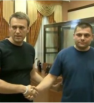 Навальный отпущен под подписку о невыезде